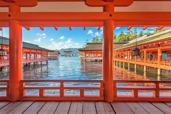 il santuario di Itsukushima sul mare